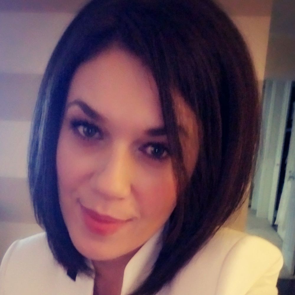 Meet your Posher, Dina